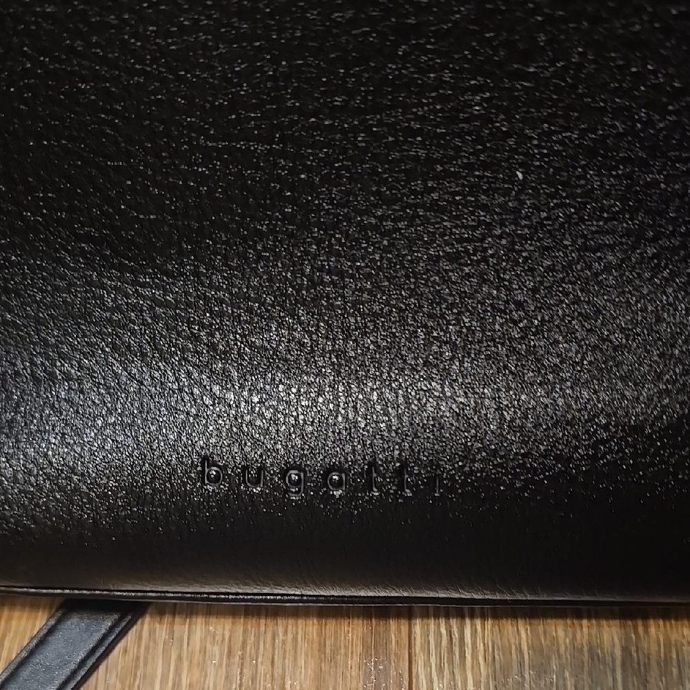 π£ Black Leather Backpack - Picture 2 of 6